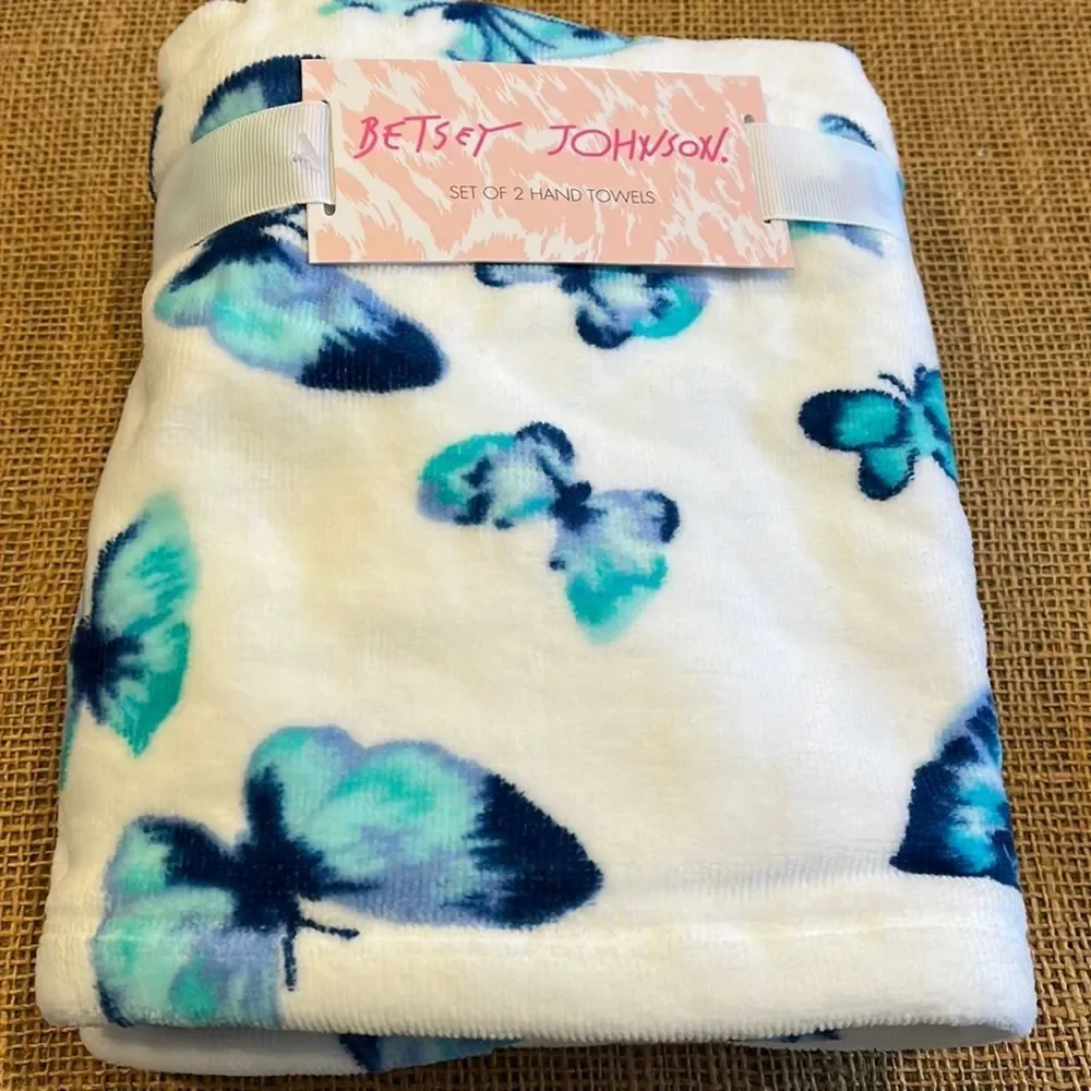 NWT Betsey Johnson hand towels
